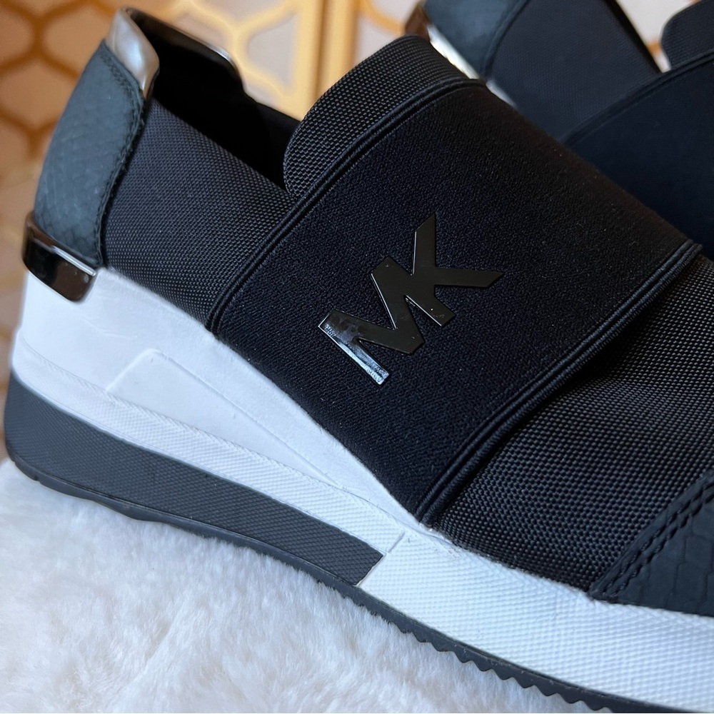 Michael Kors fashion sneakers 9.5 - Picture 4 of 16